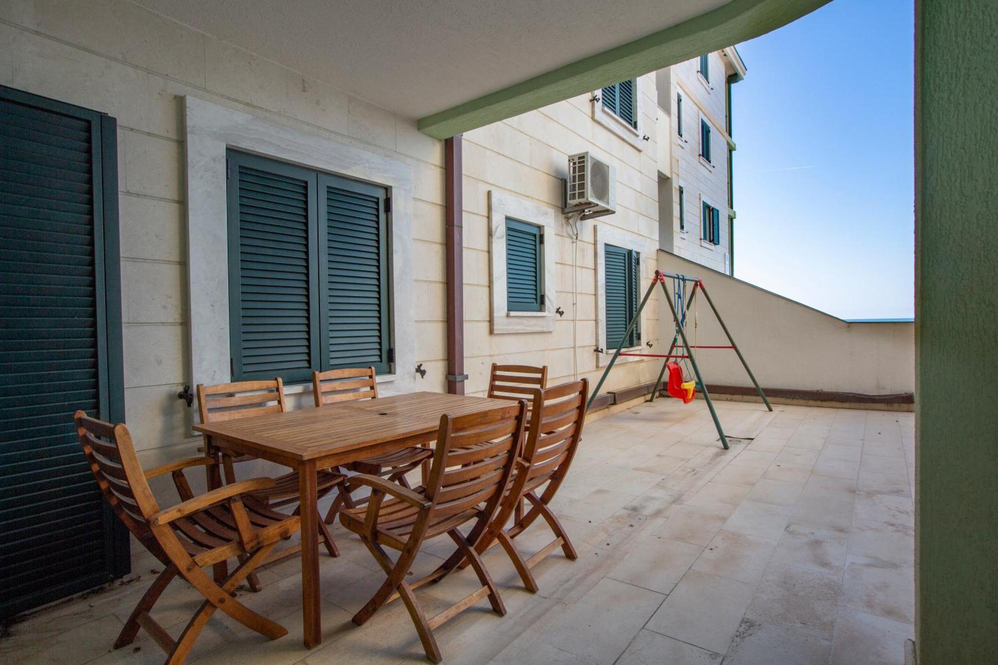סבטי סטפן Montesan Luxury Apartment Beach Front מראה חיצוני תמונה