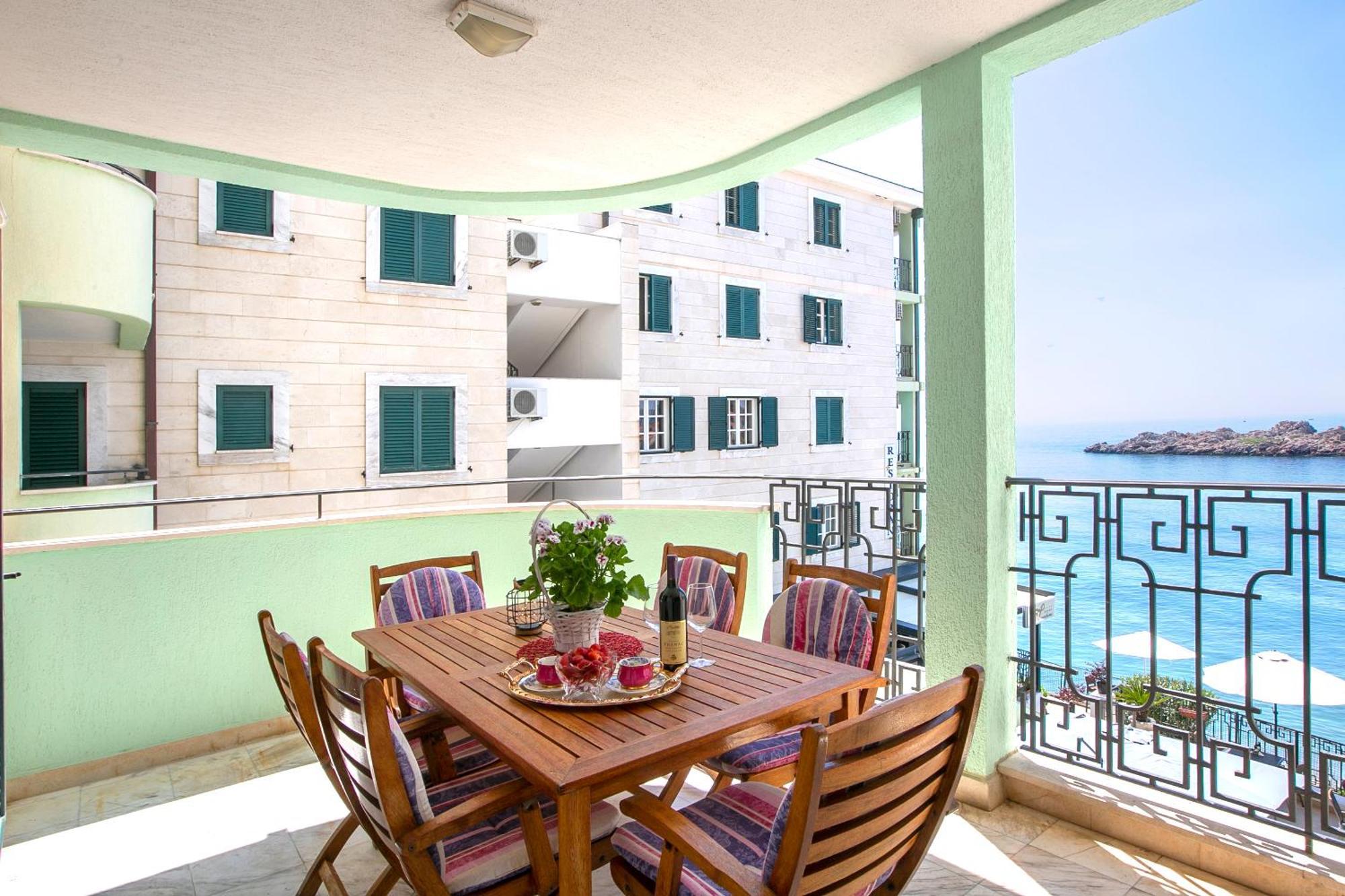 סבטי סטפן Montesan Luxury Apartment Beach Front מראה חיצוני תמונה